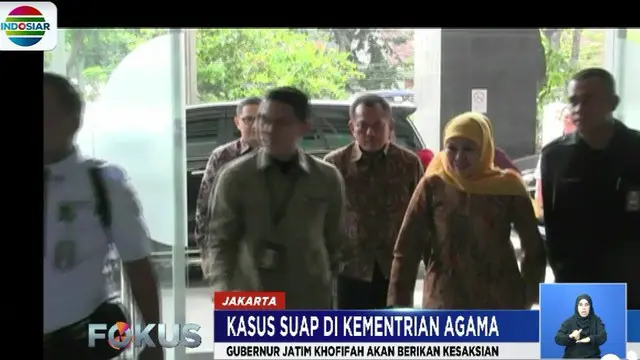 Tiba pukul 10.00 WIB di Gedung Pengadilan Negeri Tipikor Jakarta, Khofifah Indar Parawansa langsung menuju ruang tunggu saksi.