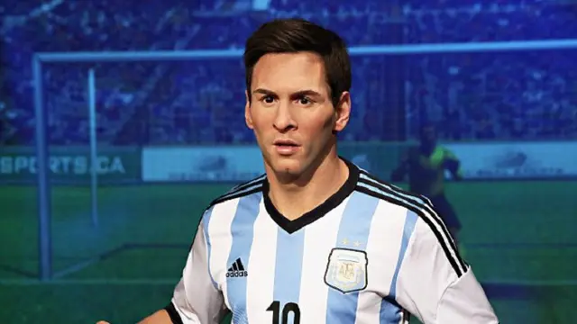 Patung lilin Lionel messi