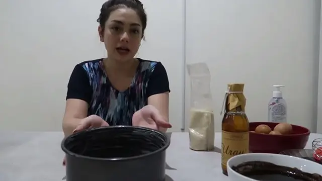 6 Potret Dapur Rumah Celine Evangelista, Minimalis Serba Putih