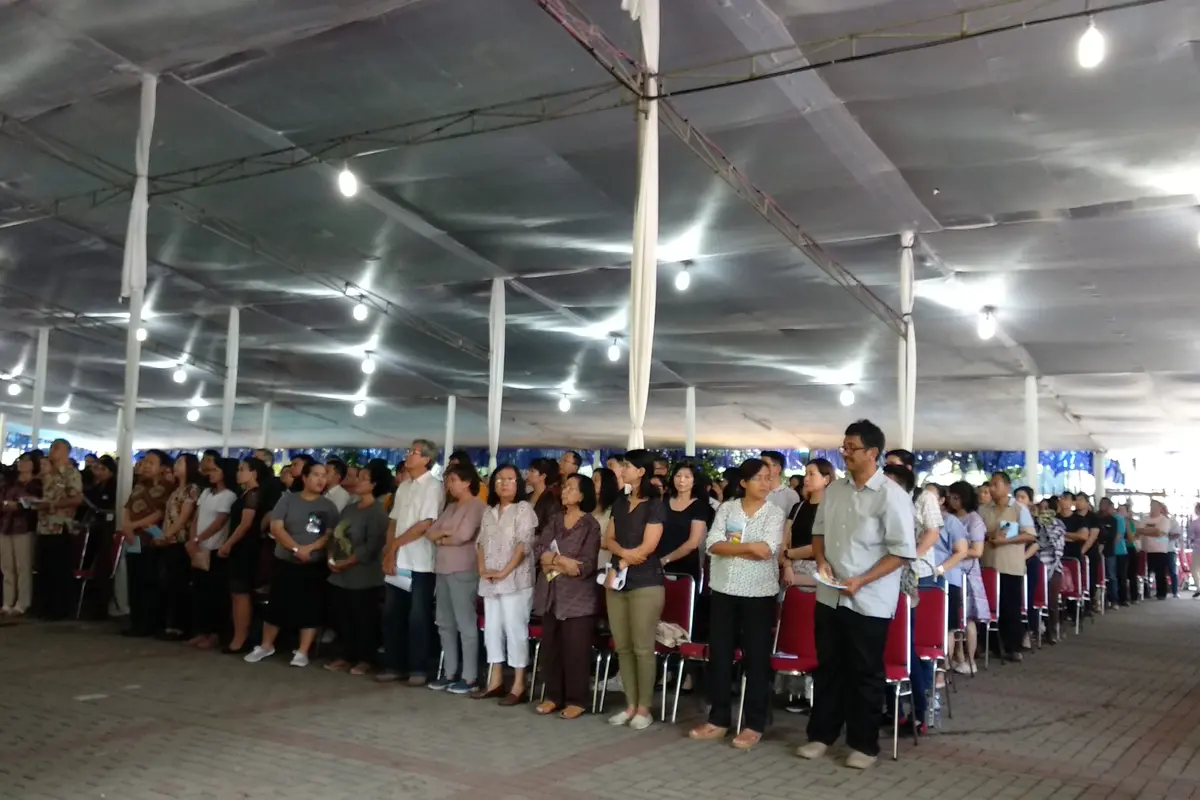 Suasana di Gereja Katedral