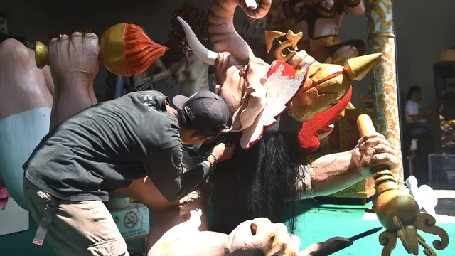 Jelang Perayaan Nyepi, Seniman Sibuk Siapkan Ogoh-Ogoh
