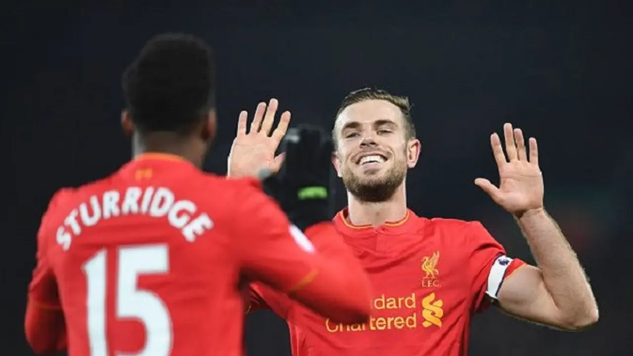 Jordan Henderson memiliki peluang besar untuk menghadapi Manchester United (MU)