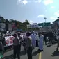 Massa FPI di Megamendung Bogor menanti kedatangan Rizieq Shihab. (Ady Anugrahadi/Liputan6.com)