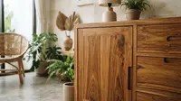 Tips Desain Interior untuk Kabinet Kayu Alami yang Estetik &amp; Tahan Lama, Klasik dan Fungsional