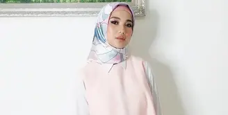 Setelah memutuskan berhijab, Chacha Frederica tak mau dianggap sudah menjadi sosok yang baik. Ia menegaskan jika dirinya masih sama seperti Chacha yang dikenal sebelumnya. (Foto: instagram.com/chafrederica)