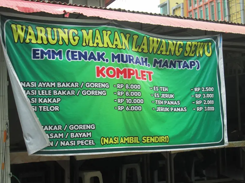 Warung soto milik Aiptu Suprapto | Sumber Foto: ASYHAR/JATENGPOS