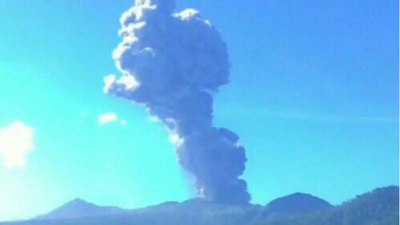 Abu Vulkanik Gunung Dukono