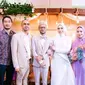 Raffi Ahmad Jadi Saksi Pernikahan Karyawannya dan Kasih Kado Khusus, Penampilan Nagita Slavina Bikin Salah Fokus.&nbsp; foto: (dok.Instagram @raffinagita1717/https://www.instagram.com/p/C8wJlfRPu2q/Henry)