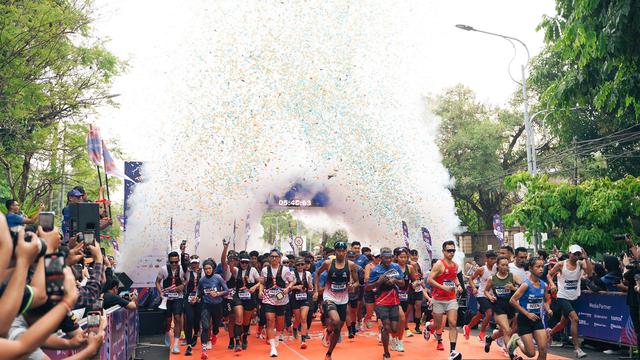 Ribuan Pelari Antusias Ramaikan Raya Run Surabaya, Bank Raya Luncurkan Kartu Virtual Debit Visa