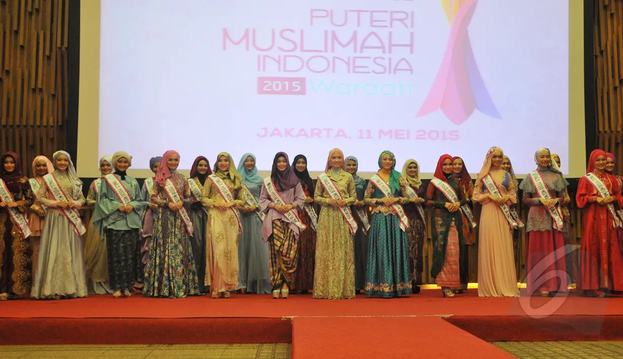 Para finalis Puteri Muslimah Indonesia 2015, Jakarta, Senin (11/5/2015). Setelah melakukan audisi di berbagai kota, akhirnya terpilih 25 finalis untuk bersaing menjadi Puteri Muslimah Indonesia 2015 (Liputan6.com/Herman Zakharia)