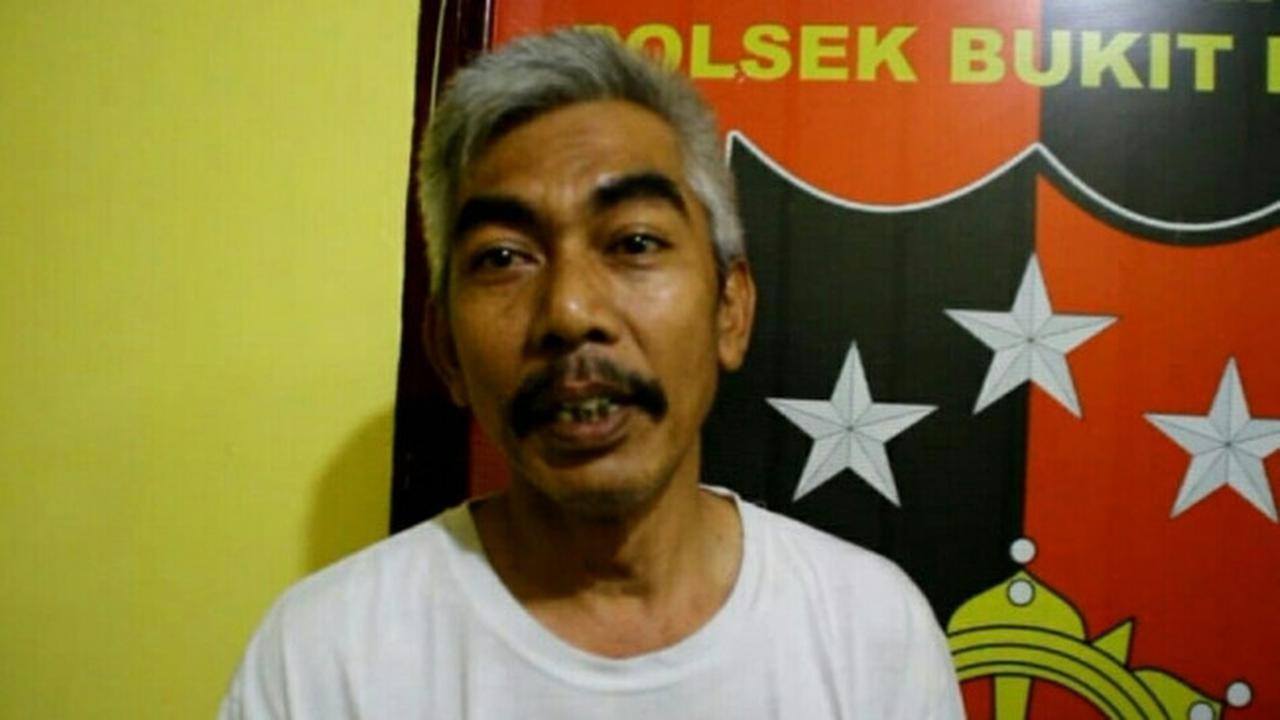 Anggota KPK Gadungan menjanjikan kelulusan PNS ditahan di kantor polisi.