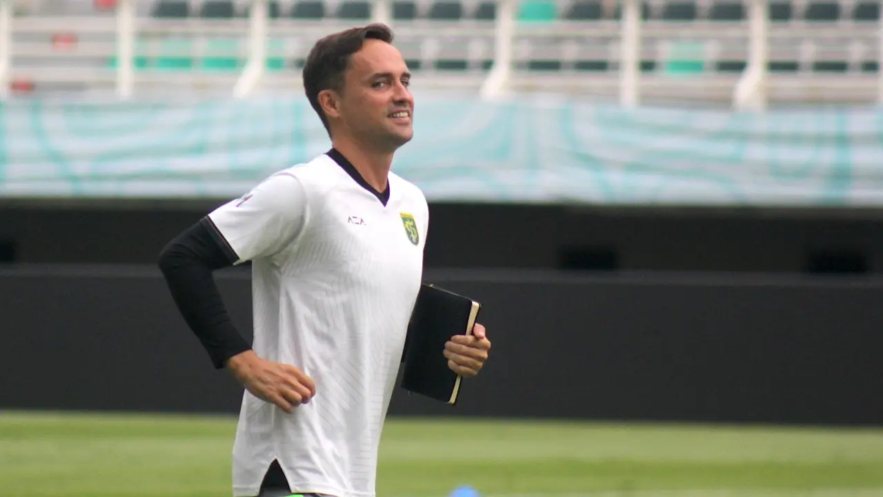 Pelatih Persebaya Surabaya, Paul Munster