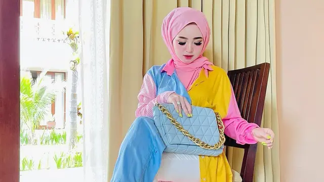 7 Potret Nyentrik Herlin Kenza, Selebgram yang Diduga Picu Kerumuman di Aceh