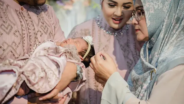 7 Momen Aqiqah Anak Kedua Kesha Ratuliu dan Adhi Permana, Penuh Bahagia