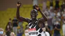 Ekspresi pelari Uganda Joshua Cheptegei usai memecahkan rekor dunia 5.000 meter putra di final kejuaraan Monaco Diamond League 2020, Stadion Louis II, Monako, Jumat (14/8/2020). Joshua memecahkan rekor dunia lari 5.000 meter dengan catatan waktu 12:35,36. (Matthias Hangst/Pool Via AP)