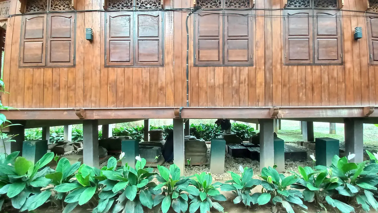 Benda Purbakala Candi Muaro Jambi