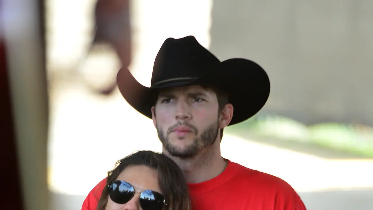 [Bintang] Mila Kunis- Asthon Kutcher