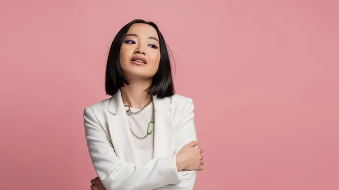 5 Jenis Pakaian yang Cocok Dipadukan dengan Blazer, Ciptakan Gaya ke Kantor yang Makin Standout