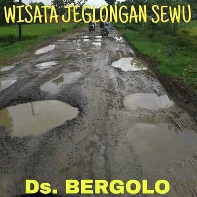 6 Meme Sindir Jalan Berlubang Ini Bikin Miris