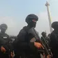 Pasukan Gegana Korps Brimob Polri mengikuti apel gelar pasukan Operasi Ketupat 2018 di Monas, Jakarta Pusat, Rabu (6/6). Sebanyak 177 ribu personel gabungan TNI-Polri, Satpol PP, damkar dan jajaran instansi terkait disiagakan. (Merdeka.com/Imam Buhori)