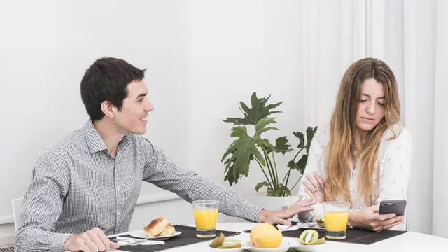 Menghindari Pertemuan Keluarga