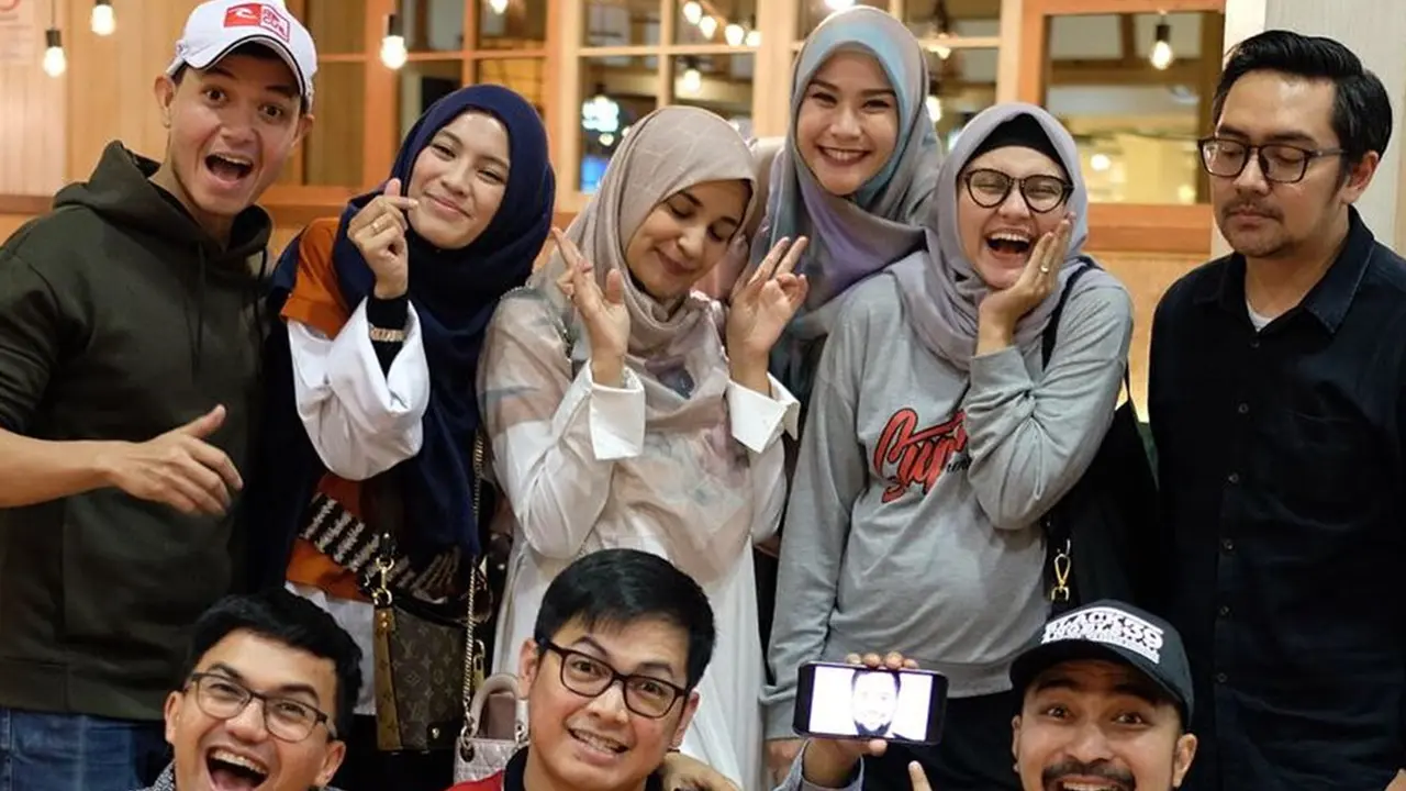 Potret Persahabatan Sahrul Gunawan dan David Chalik, Wisuda S2 Bareng