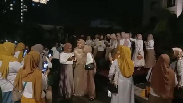 Viral video Emak-emak Pesta Tanpa Prokes