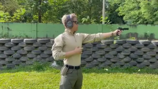 6 Potret Azka Corbuzier saat Latihan Menembak, Gayanya Curi Perhatian