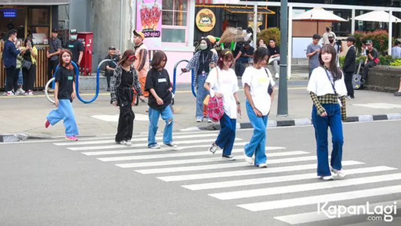 Potret Pemuda-Pemudi SCBD, Selebriti dan Pejabat di Citayam Fashion Week