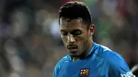 Bek Barcelona asal Brasil, Adriano Correia. (AFP/Cristina Quicler)