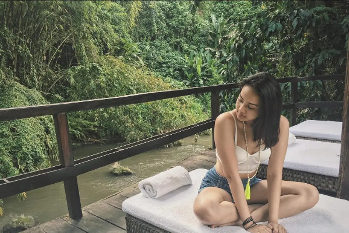 Foto Bareng Awkarin, Anya Geraldine Diprotes Penggemar