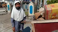 Mimpi Nenek Maisaroh Bisa Naik Haji Bermodal Gerobak Sampah di Sanggau