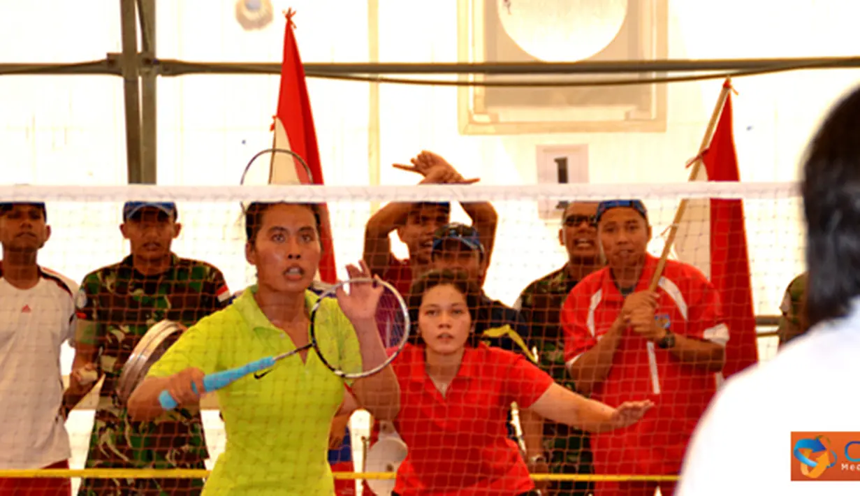 Citizen6, Lebanon: Pemain Ganda Putri Serda Kowad Ervinda yang berpasangan dengan Serda Wara Deny. P, bermain pada saat perebutan juara pertama dan juara ketiga pada pertandingan Bulutangkis Inter Kontingen UNIFIL. (Pengirim: Badarudin Bakri).