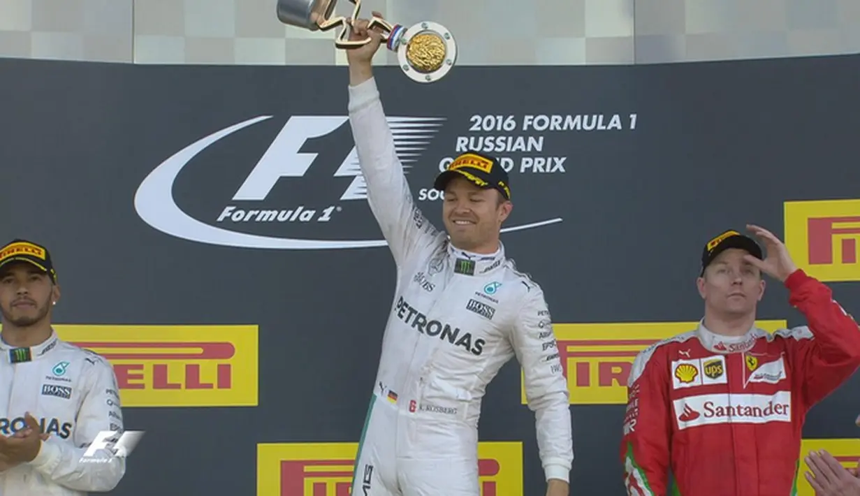Pebalap Mercedes, Nico Rosberg menjadi juara F1 GP Rusia di Sirkuit Sochi Autodrom, Rusia, Minggu (1/5/2016). Posisi kedua diraih Lewis Hamilton dan peringkat ketiga Kimi Raikkonen. (Bola.com/Twitter/F1)