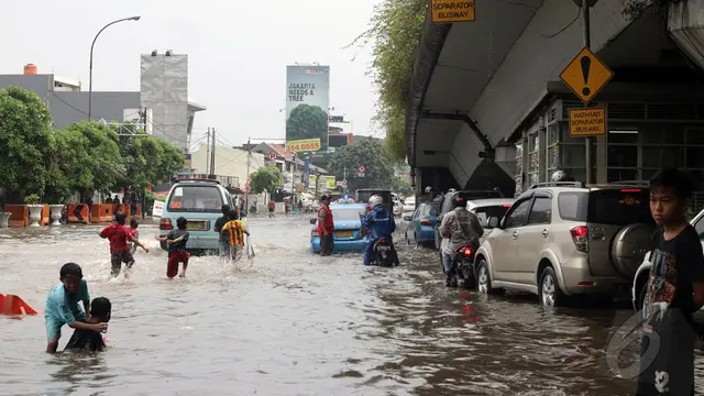 Hujan, Jalan Matraman Tergenang Air