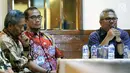 Ketua KPU Arief Budiman saat acara penandatanganan Pakta Integritas Moderator dan panelis pada Debat Kedua Calon Presiden (Capres) Pemilu 2019, di Jakarta, Sabtu (9/2). (Liputan6.com/Johan Tallo)