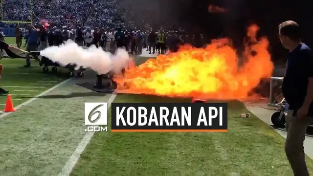 Sebuah ledakan api muncul di pinggir lapangan tempat diselenggarakannya pertandingan NFL. Api langsung dipadamkan petugas, sehingga tidak ada korban jiwa.