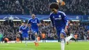 Pemain Chelsea  Willian merayakan gol ke gawang Dynamo Kiev pada lanjutan Liga Champion Grup G di Stadion Stamford Bridge, London, Rabu (4/11/2015) dini hari. Chelsea memang 2-1.  (AFP PHOTO / Glyn Kirk)