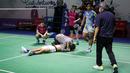 Cedera yang dialami Yeremia memang terasa menyesakkan. Pasalnya, permainan pebulutangkis Indonesia ini bersama Pramudya sangat baik sepanjang pertandingan perempat final Indonesia Open 2022 itu. (Bola.com/Bagaskara Lazuardi)