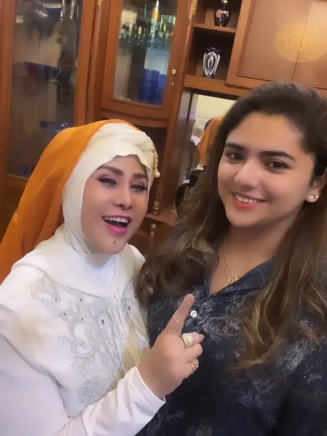 Kebersamaan Syelfa Alhamid Cucu Elvy Sukaesih yang Baru Saja Berulang Tahun, Didoakan Agar Segera Dapat Jodoh