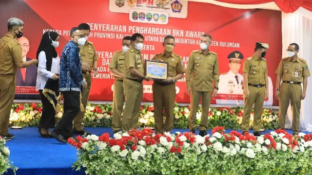 Wali Kota Tarakan Terima Piagam WTP