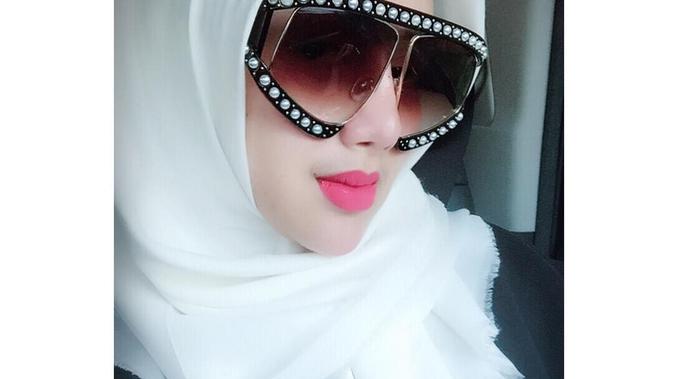 Gaya Glamor Tiara Dewi (Sumber: Instagram/tiaradewireal)