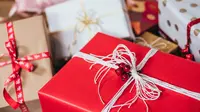 Intip beberapa tips bermanfaat untuk menghemat budget hadiah Natal. (unsplash.com/Freestocks)