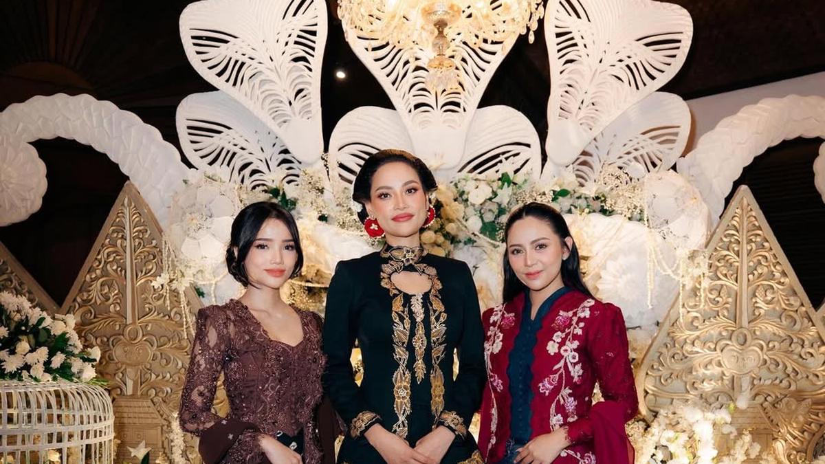 Gaya Kebaya Rachel Vennya dan Fuji Utami di Tedak Sinten Anak Erika Carlina