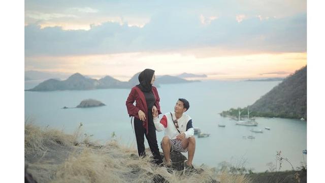 6 Momen Mesra Angga Putra Anak Langit bersama sang Istri Setelah Menikah