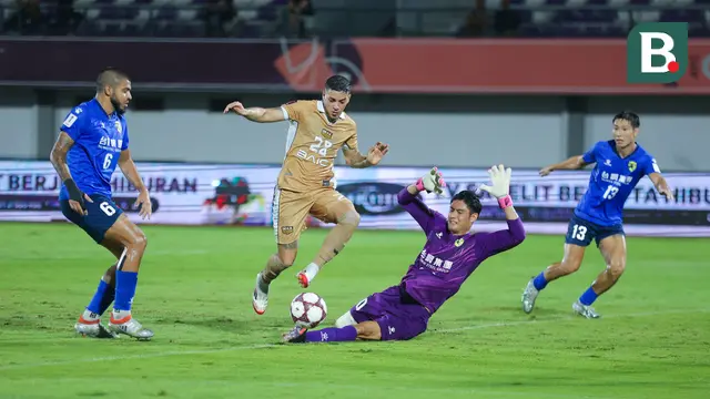Foto: Parade Aksi Berkelas Alexis Messidoro Saat Bawa Dewa United Hajar Tainan City FC di AFC Challenge League
