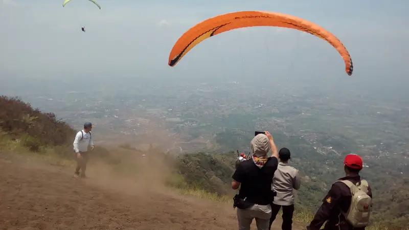 Wisata alam paralayang gunung putri Garut, Jawa Barat