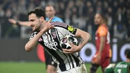 Tiga gol tersebut juga membuat laga diperpanjang hingga ke babak 2x15 menit karena agregat dari kedua tim menjadi 3-3. (AFP/Isabella Bonotto)