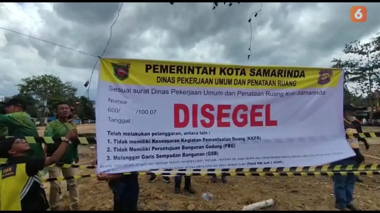 Lapangan Voorvo Disegel