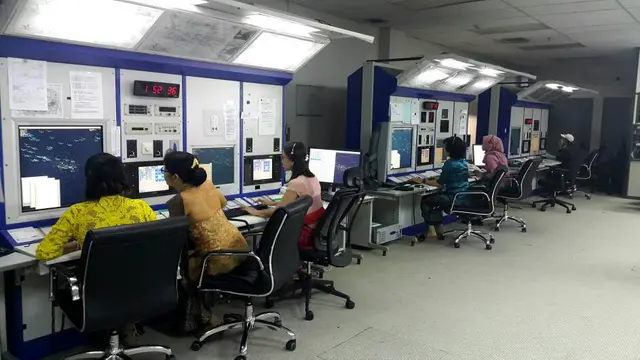 Peringati Hari Kartini, petugas kontrol lalu lintas udara berkebaya